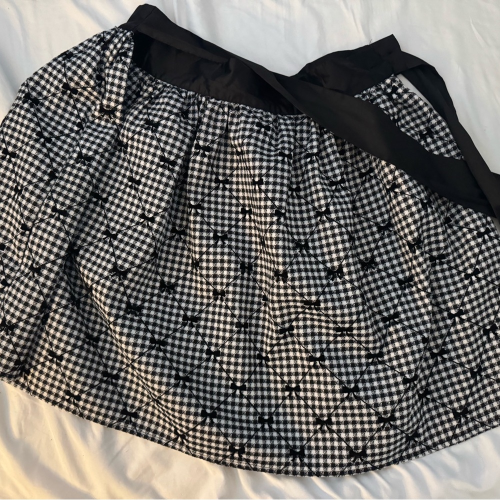 Unique Vintage Black and White Patterned A-Line Skirt